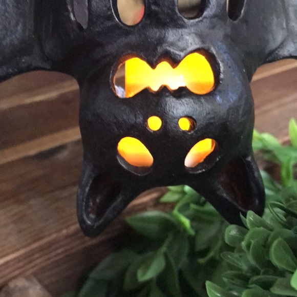 Pottery Barn Spooky Rare Hanging Rustic Metal Bat Votive Candle Holder L… - Picture 4 of 16